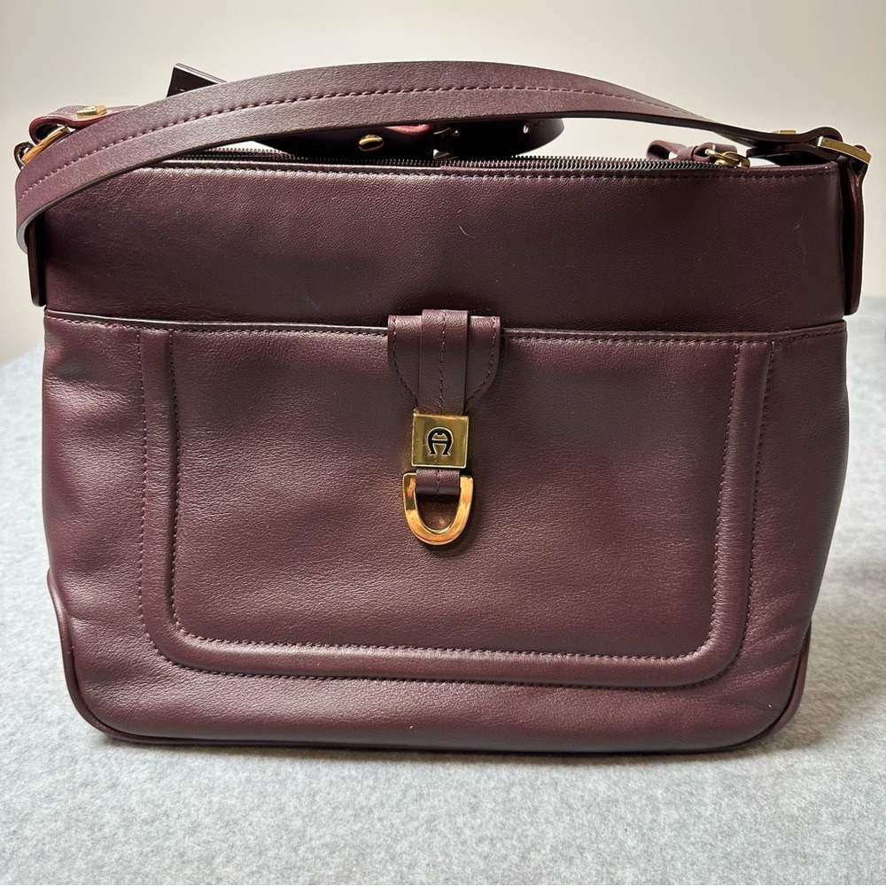 Etienne‎ Aigner Burgundy Leather Shoulder Bag Gold Hardware